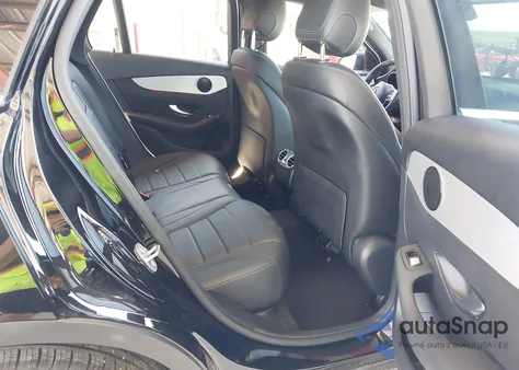 2021 Mercedes-Benz Glc 300 Suv z USA, uszkodzony, nr VIN W1N0G8DB0MV276055